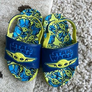 Baby yoda sandals size 7/8 gently used